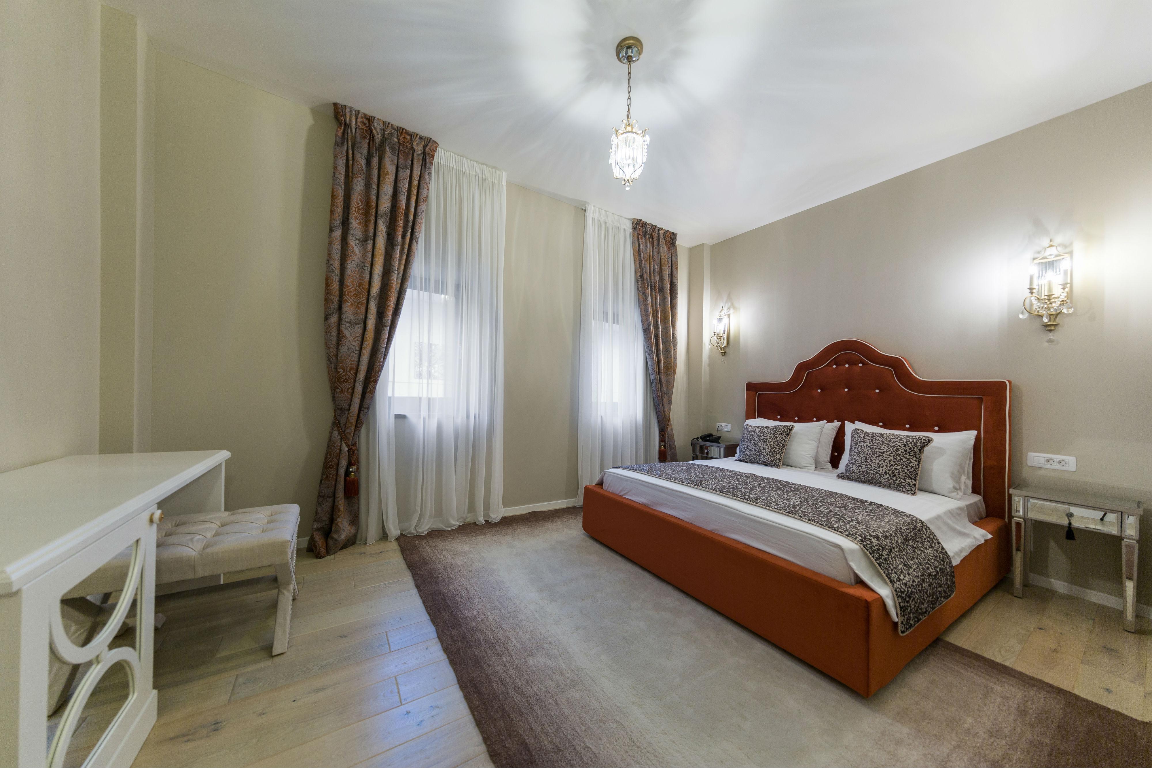The Mansion Boutique Hotel (Adults Only) Bukares Bagian luar foto